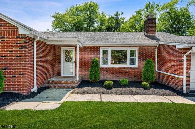 37 Barley Sheaf Rd, Raritan Twp., NJ 08822