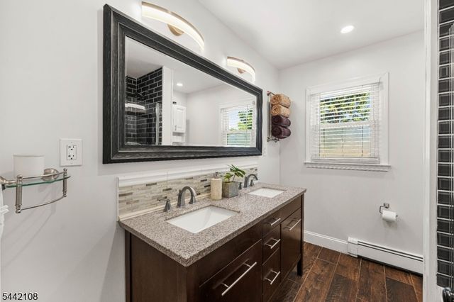 37 Barley Sheaf Rd, Raritan Twp., NJ 08822