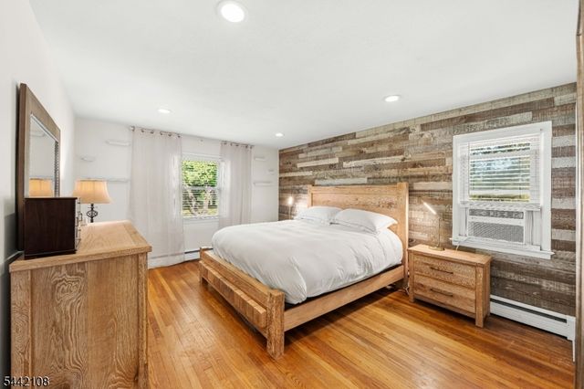 37 Barley Sheaf Rd, Raritan Twp., NJ 08822