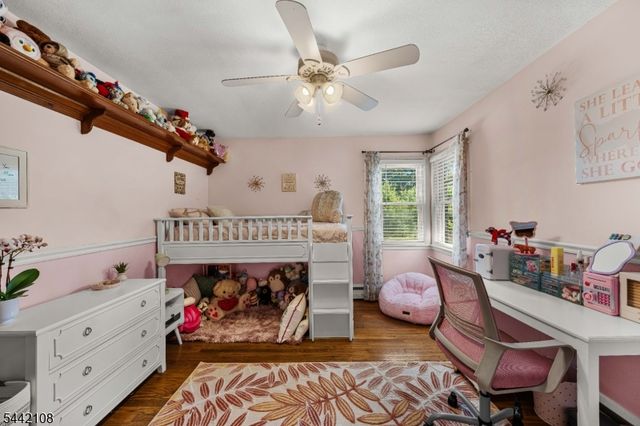37 Barley Sheaf Rd, Raritan Twp., NJ 08822