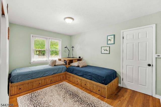 37 Barley Sheaf Rd, Raritan Twp., NJ 08822