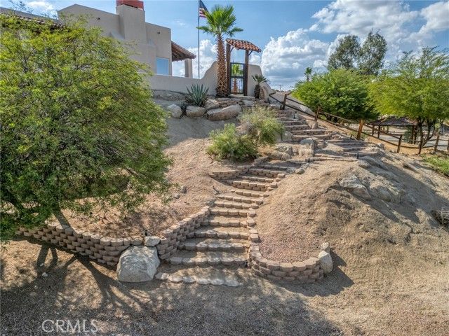 57045 Plaza Del Amigo, Yucca Valley, CA 92284
