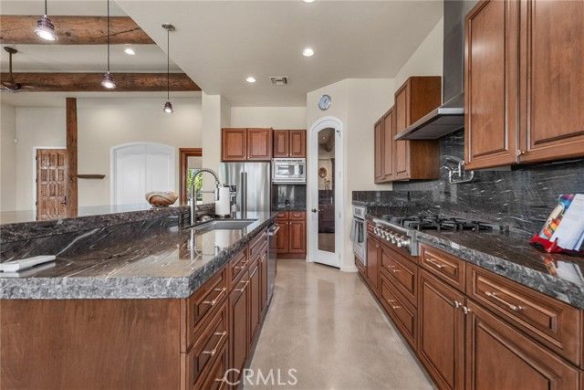 57045 Plaza Del Amigo, Yucca Valley, CA 92284