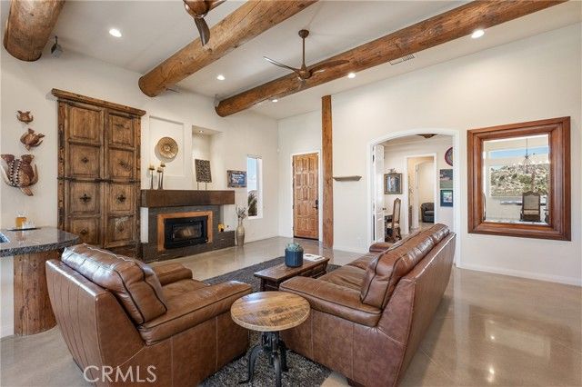 57045 Plaza Del Amigo, Yucca Valley, CA 92284