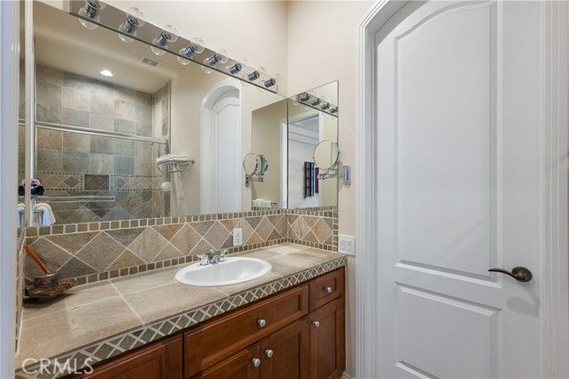 57045 Plaza Del Amigo, Yucca Valley, CA 92284