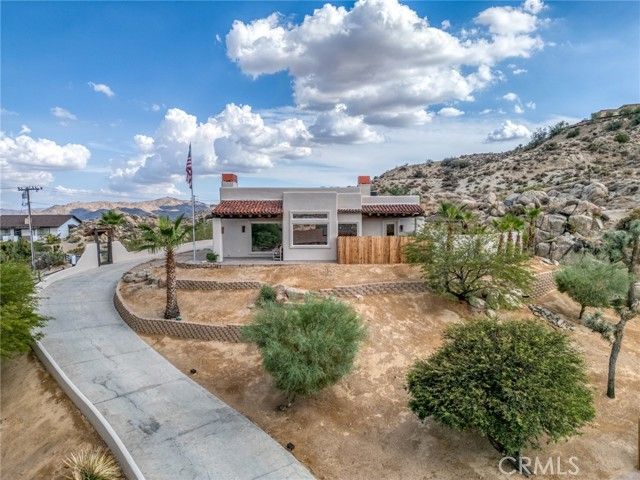 57045 Plaza Del Amigo, Yucca Valley, CA 92284