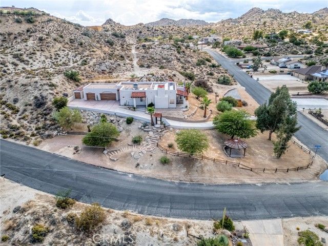 57045 Plaza Del Amigo, Yucca Valley, CA 92284