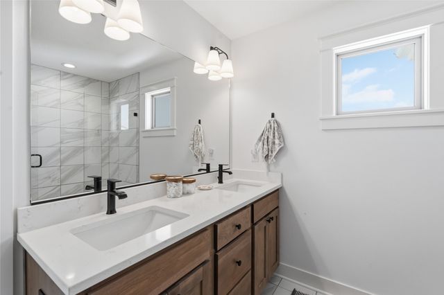 1001 NW Benjamin Drive, Ankeny, IA 50023