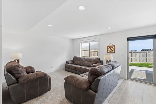 1001 NW Benjamin Drive, Ankeny, IA 50023