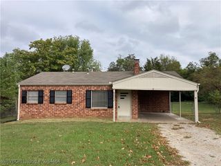 2032 Old Uniontown Road, Van Buren, AR 72956