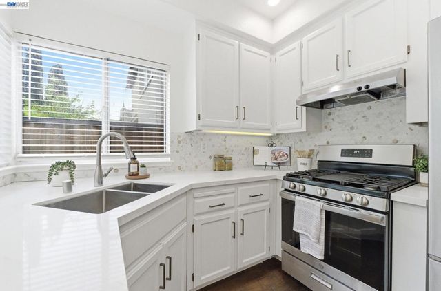 8516 Peachtree Ave, Newark, CA 94560