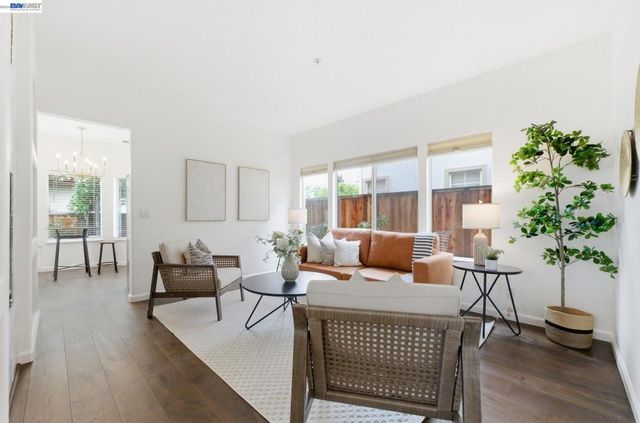 8516 Peachtree Ave, Newark, CA 94560