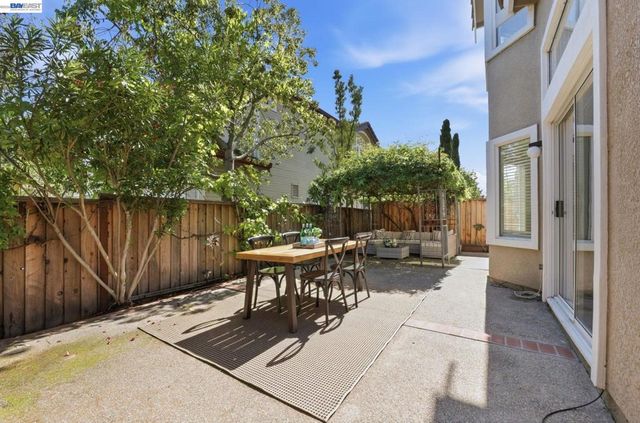 8516 Peachtree Ave, Newark, CA 94560