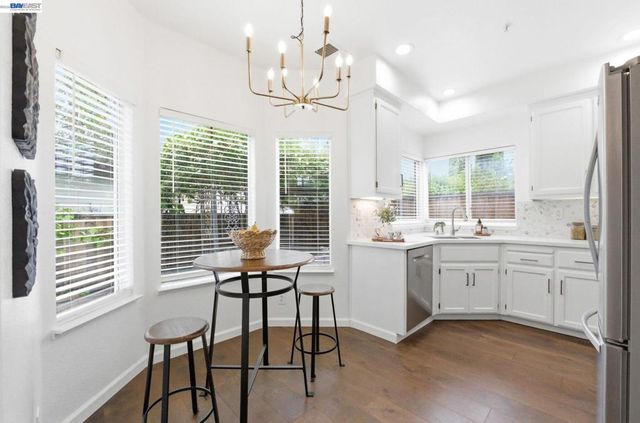 8516 Peachtree Ave, Newark, CA 94560