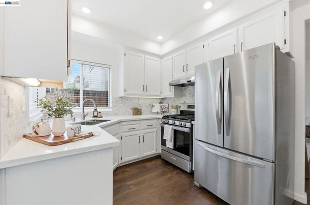 8516 Peachtree Ave, Newark, CA 94560