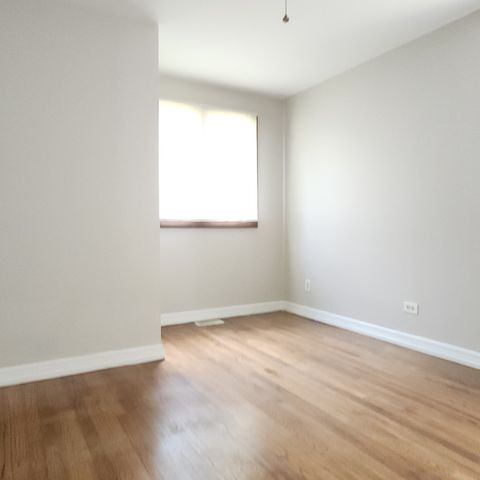 9810 Warren Avenue, Oak Lawn, IL 60453