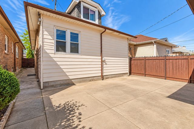 1533 N Waller Avenue, Chicago, IL 60651