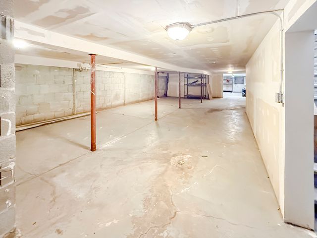 6413 W Irving Park Road, Chicago, IL 60634