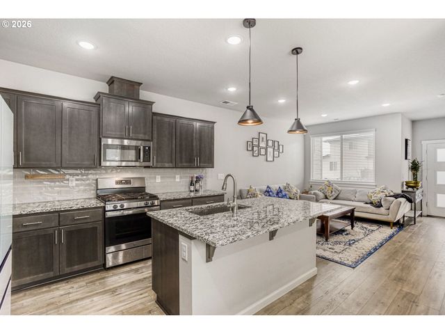 7746 Se YOUNGS St, Hillsboro, OR 97123