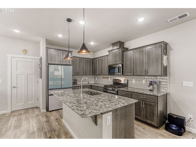 7746 Se YOUNGS St, Hillsboro, OR 97123