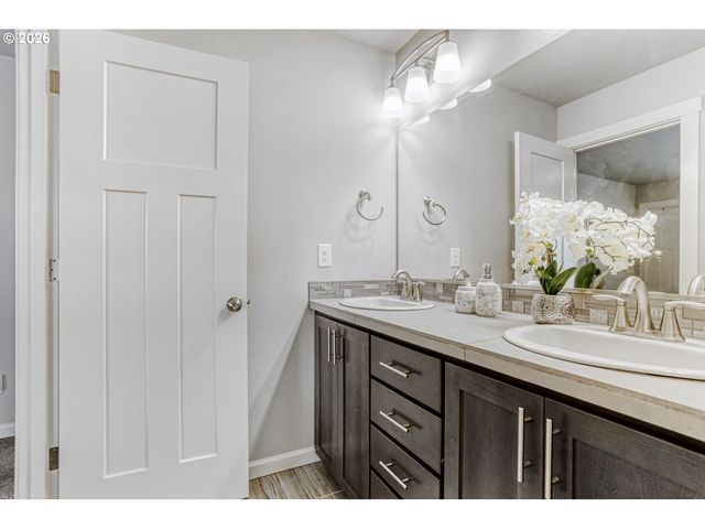 7746 Se YOUNGS St, Hillsboro, OR 97123