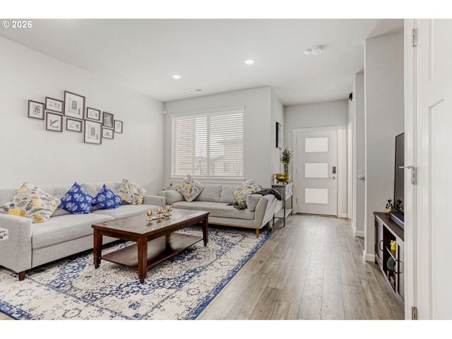 7746 Se YOUNGS St, Hillsboro, OR 97123