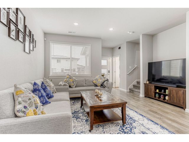 7746 Se YOUNGS St, Hillsboro, OR 97123