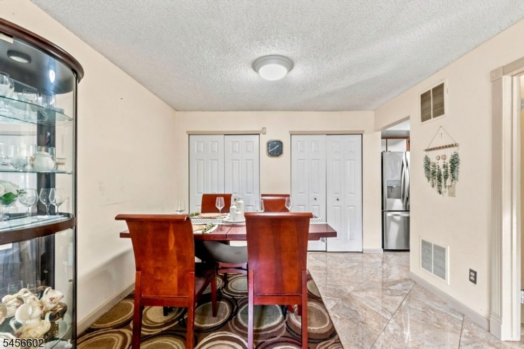 1338 Lavender Ct, Mahwah Twp., NJ 07430 — photo 4