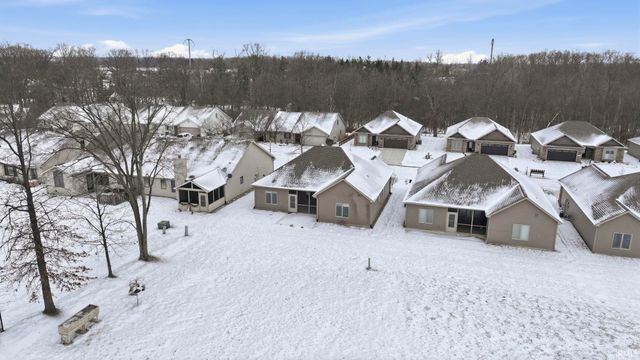 832 Owls Point, Fort Wayne, IN 46825