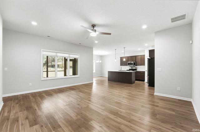 832 Owls Point, Fort Wayne, IN 46825