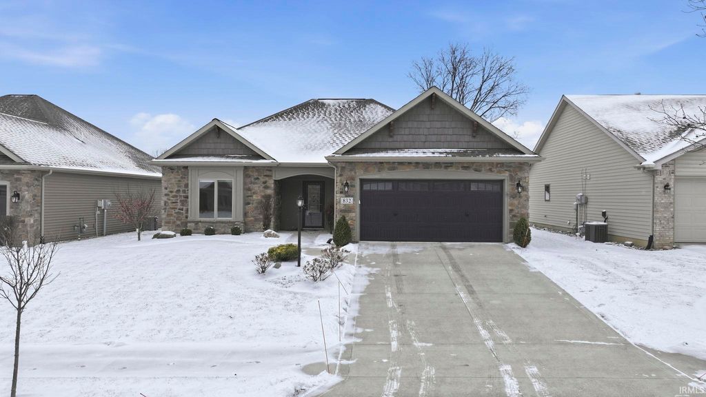 832 Owls Point, Fort Wayne, IN 46825
