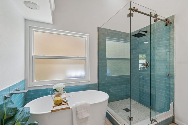 9735 CYPRESS POND AVENUE, Tampa, FL 33647