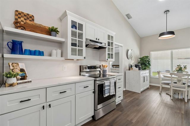 9735 CYPRESS POND AVENUE, Tampa, FL 33647