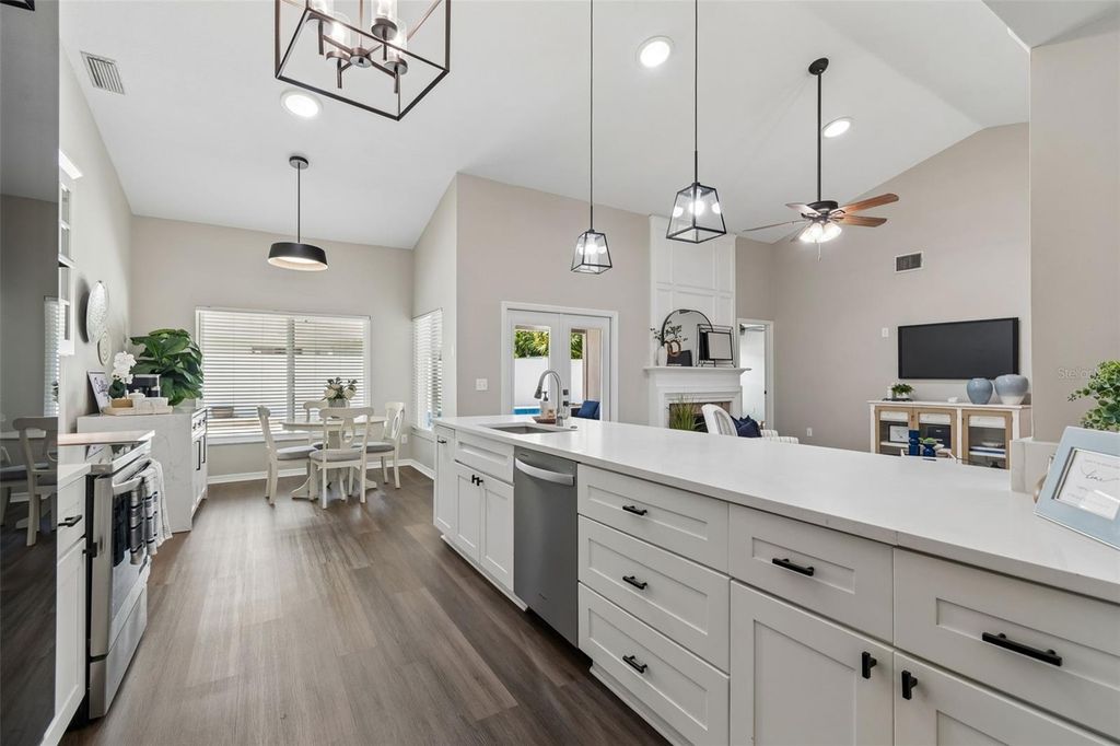 Image 11 of property listing at 9735 CYPRESS POND AVENUE, Tampa, FL 33647