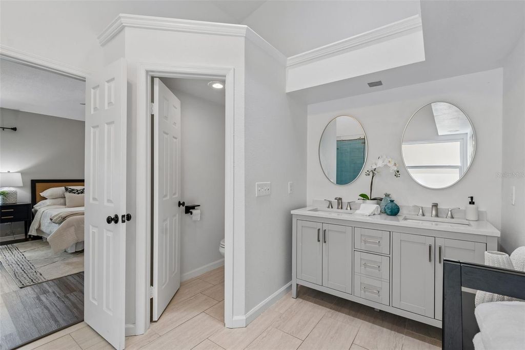 Image 16 of property listing at 9735 CYPRESS POND AVENUE, Tampa, FL 33647