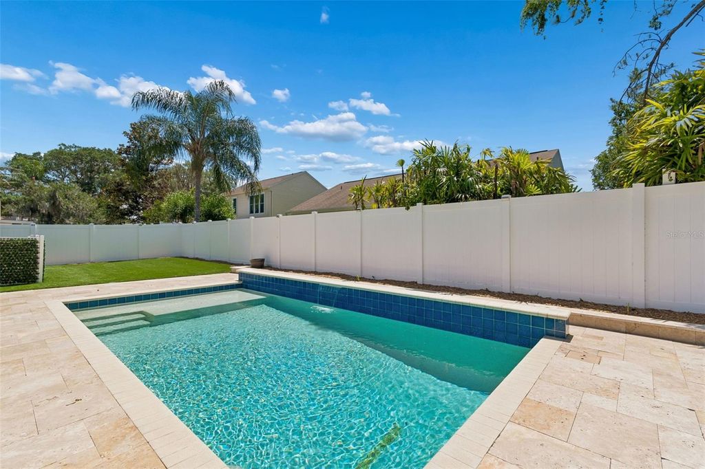Image 18 of property listing at 9735 CYPRESS POND AVENUE, Tampa, FL 33647