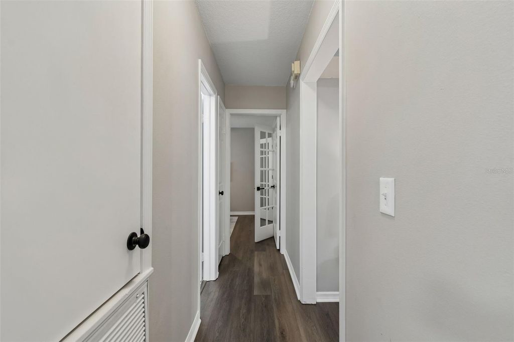 Image 57 of property listing at 9735 CYPRESS POND AVENUE, Tampa, FL 33647