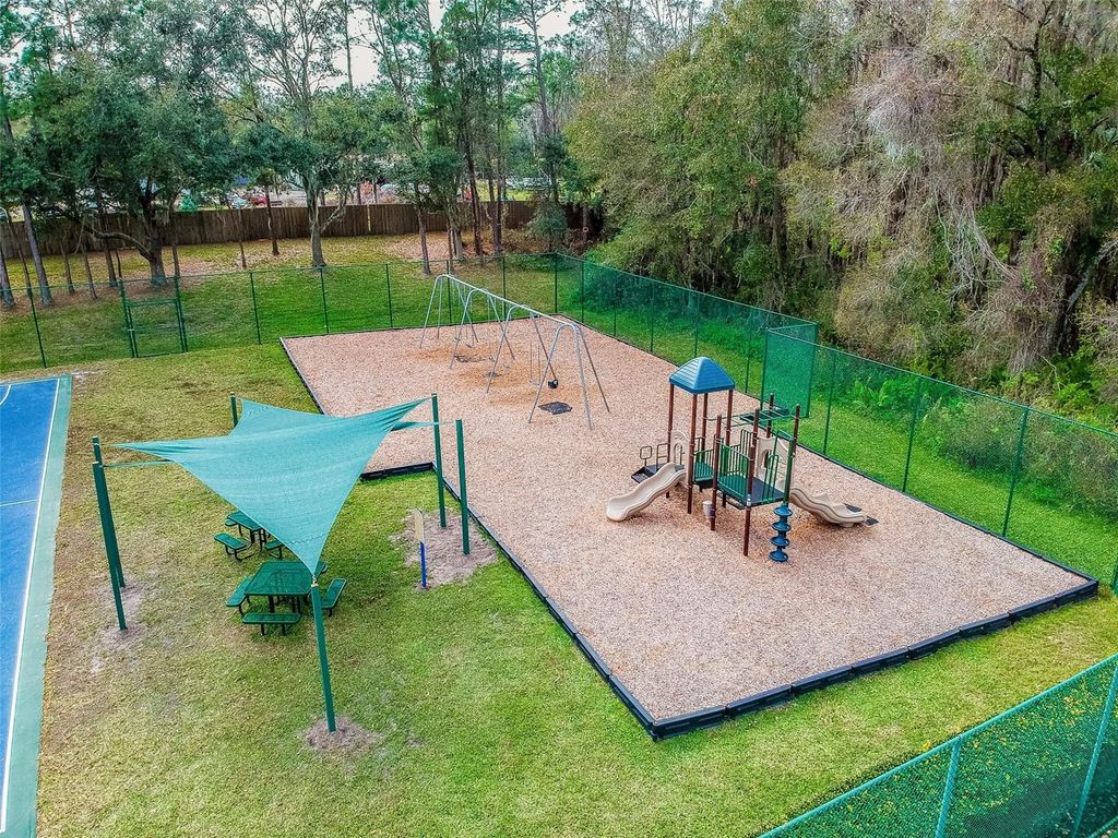 Image 77 of property listing at 9735 CYPRESS POND AVENUE, Tampa, FL 33647