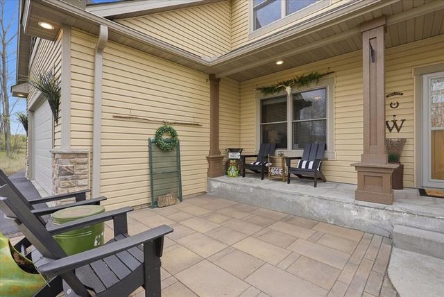 1431 Pioneer Circle, Houlton, WI 54082
