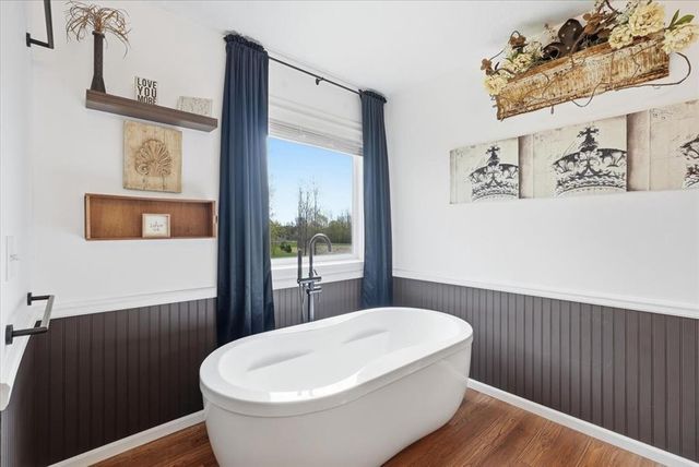 1431 Pioneer Circle, Houlton, WI 54082