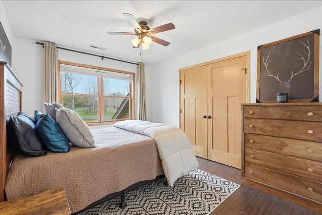 1431 Pioneer Circle, Houlton, WI 54082