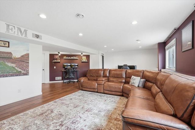 1431 Pioneer Circle, Houlton, WI 54082