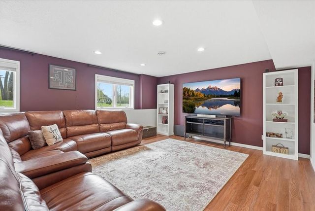 1431 Pioneer Circle, Houlton, WI 54082