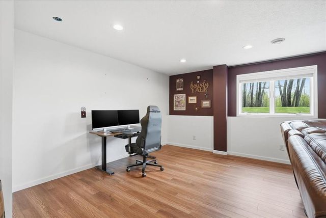 1431 Pioneer Circle, Houlton, WI 54082