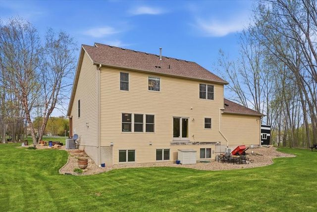 1431 Pioneer Circle, Houlton, WI 54082