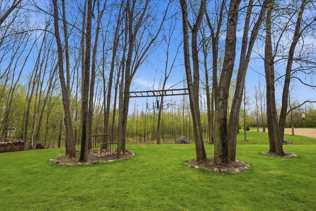1431 Pioneer Circle, Houlton, WI 54082
