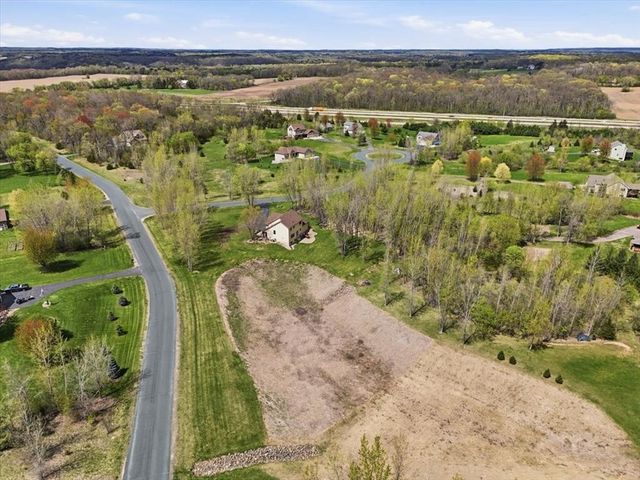 1431 Pioneer Circle, Houlton, WI 54082