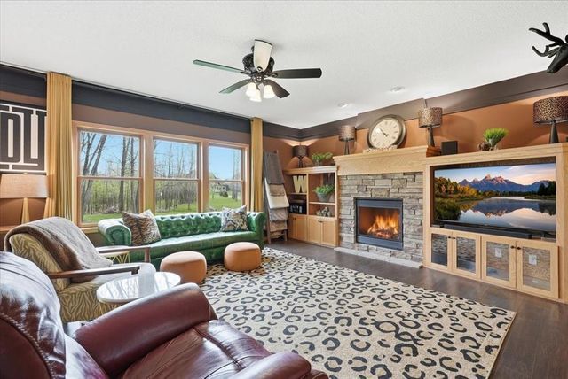 1431 Pioneer Circle, Houlton, WI 54082