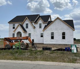 9333 W Cob DRIVE, Mequon, WI 53097