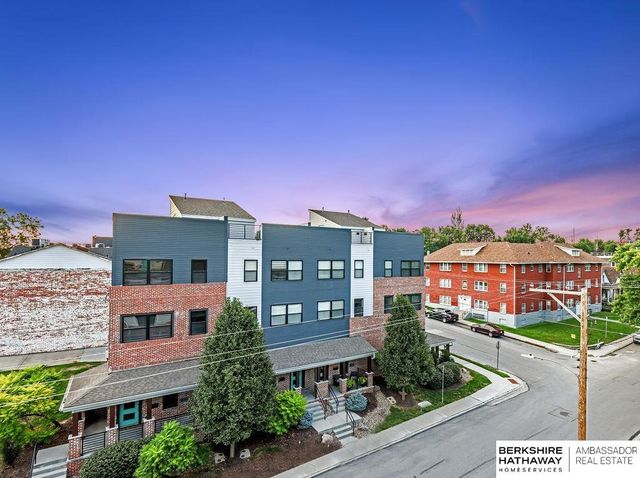 3130 Mayberry Court, Omaha, NE 68105